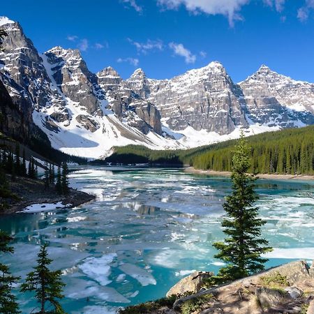 Spectacular Mountain View Corner Unit Pool Hot Tub Park Pass Appartement Canmore Buitenkant foto