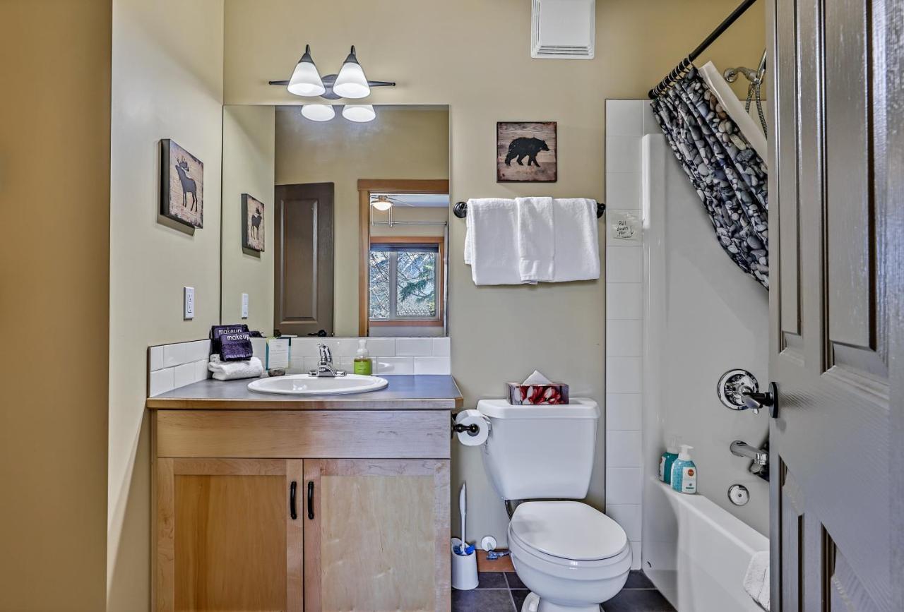 Spectacular Mountain View Corner Unit Pool Hot Tub Park Pass Appartement Canmore Buitenkant foto