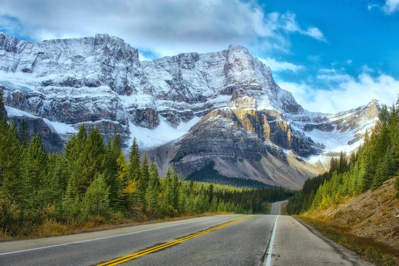Spectacular Mountain View Corner Unit Pool Hot Tub Park Pass Appartement Canmore Buitenkant foto