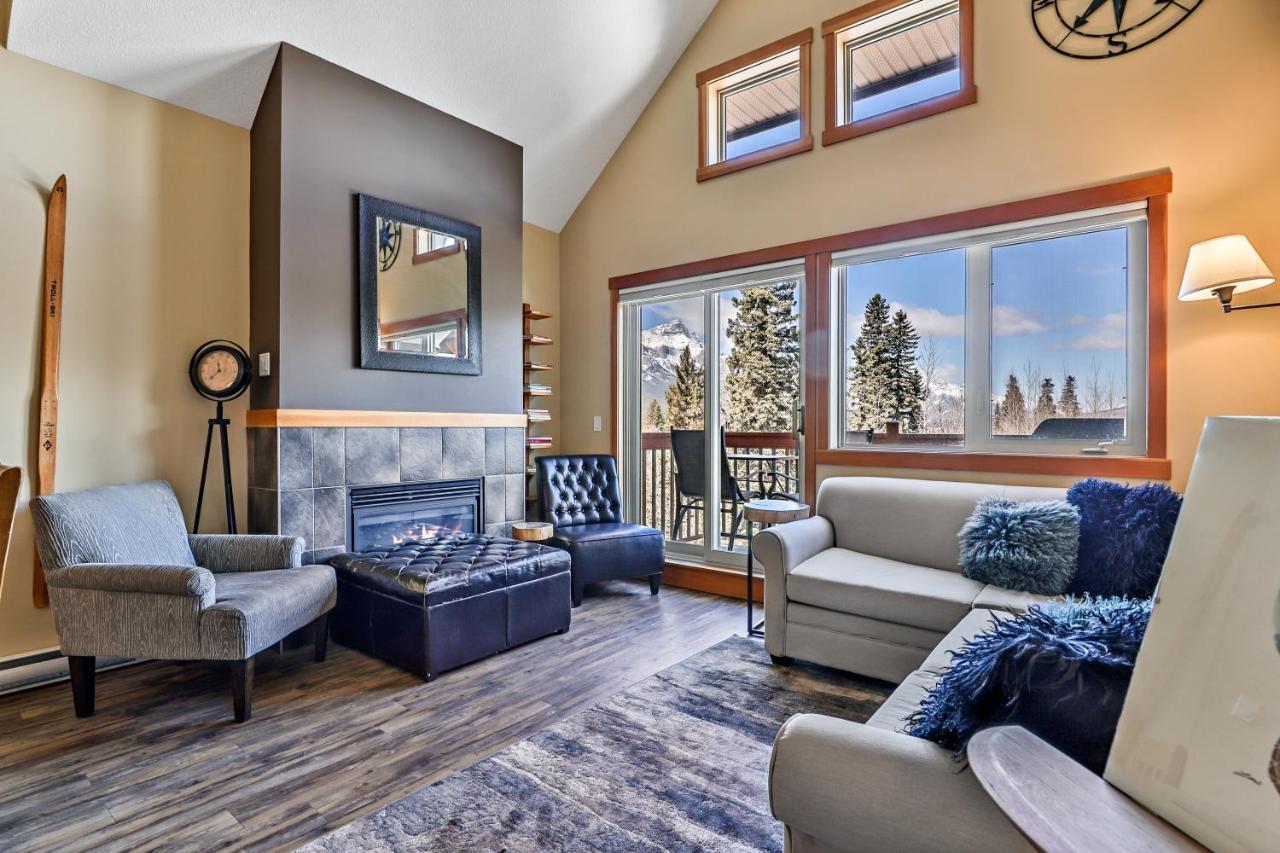 Spectacular Mountain View Corner Unit Pool Hot Tub Park Pass Appartement Canmore Buitenkant foto