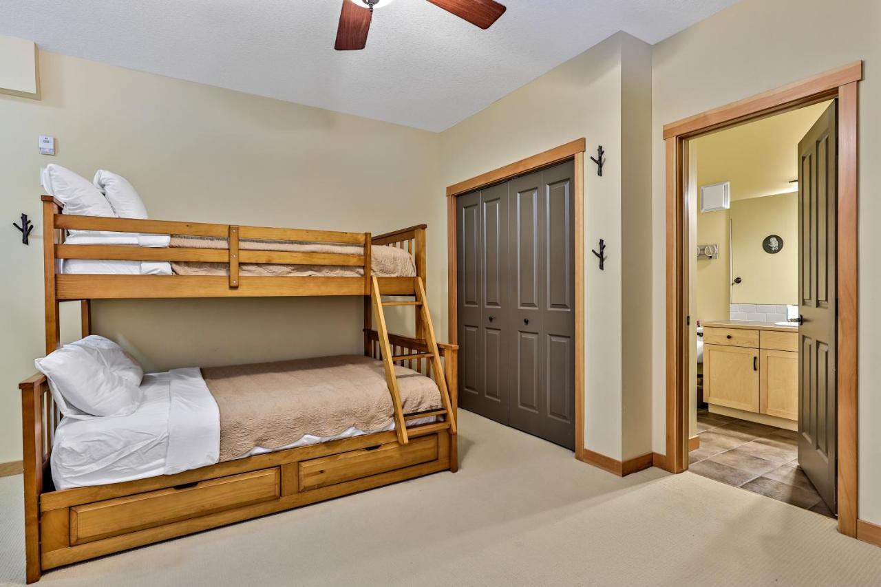Spectacular Mountain View Corner Unit Pool Hot Tub Park Pass Appartement Canmore Buitenkant foto